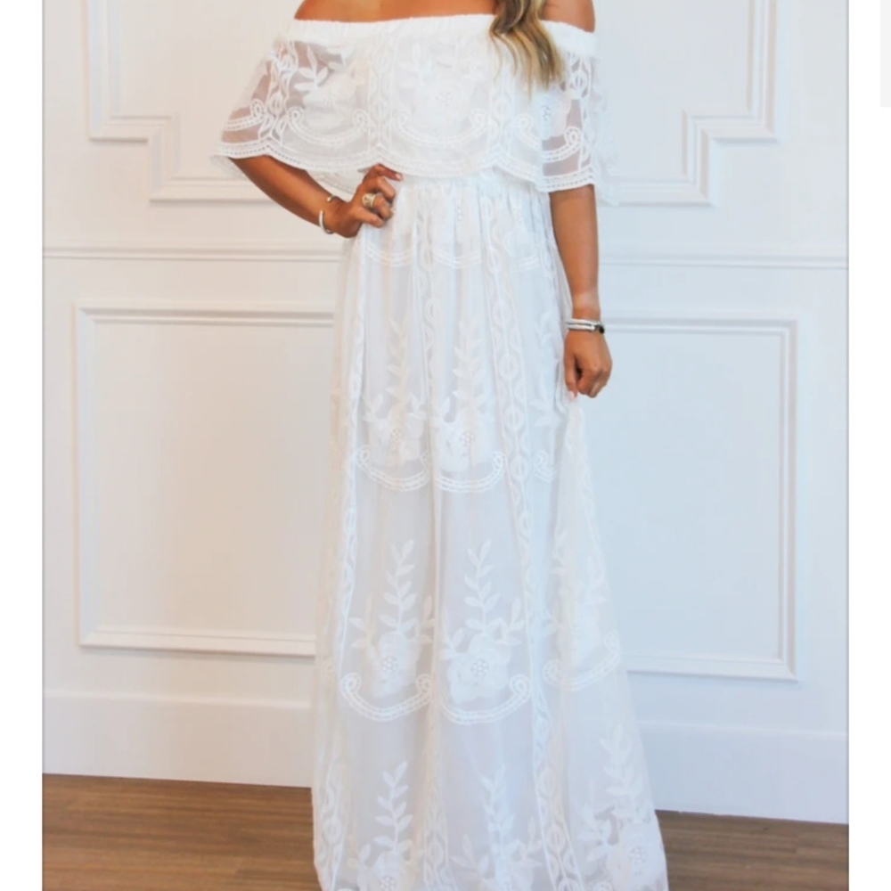 Small- Bella and Bloom White Lace Maxi Dress